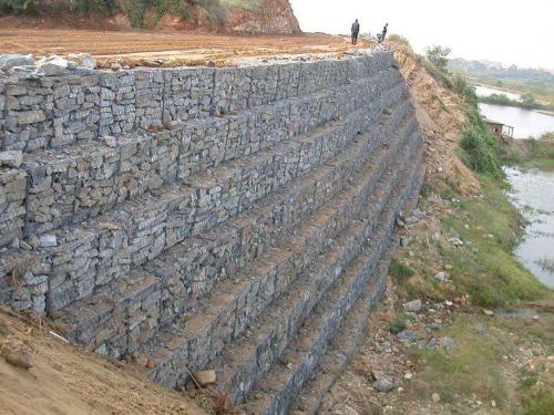 石籠網(wǎng)可用于橋梁或橋梁